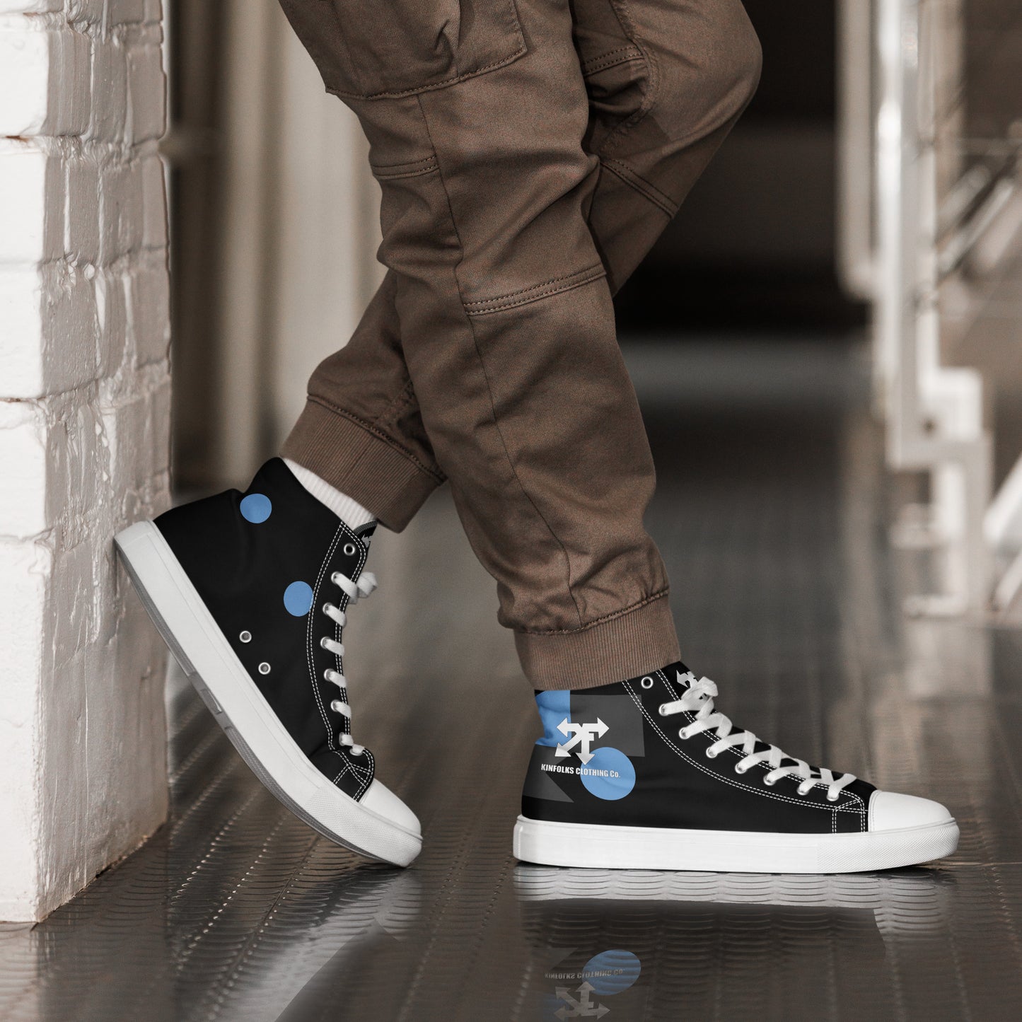 Men’s high top canvas shoes